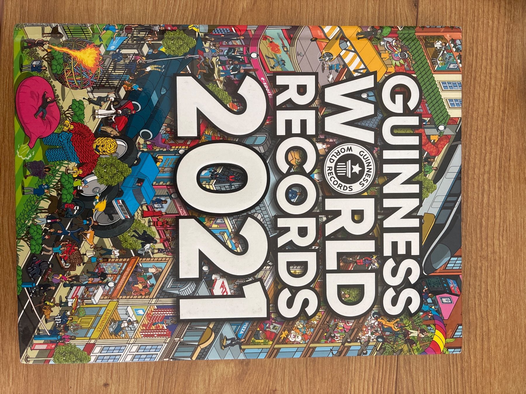 Livres: Guiness World Records 2021 – D'occasion à Engelburg par Mtheodor