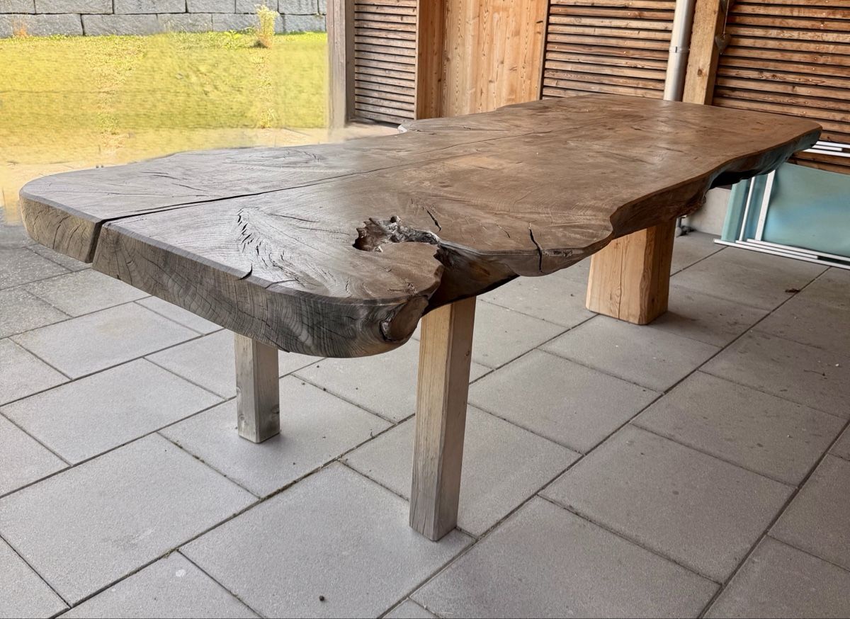 Tische: Grosser massiver Holztisch – Gebraucht aus Oberwil-Lieli von Denise5 1