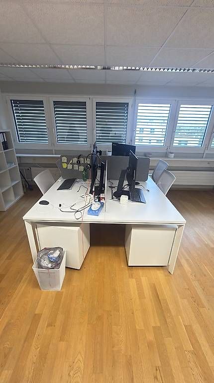 Scrivanie: Büro Möbel zu Verkaufen  – Usato da Oberglatt ZH venduto da max_kr2w