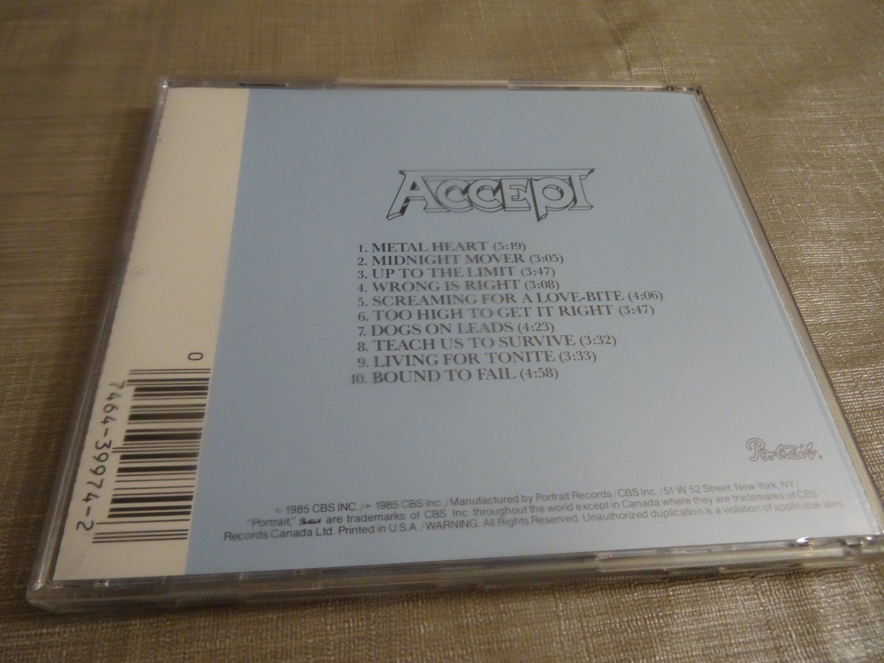 CDs: Accept - Metal Heart - CD – Gebraucht aus Olten von Disc-Ausverkauf 1