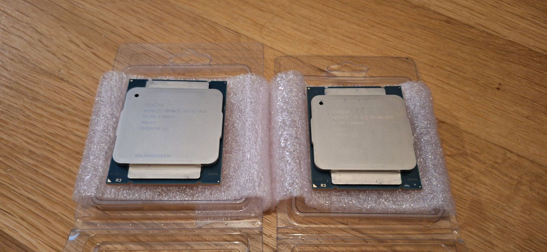 Intel Componenti elettronici: 2x Intel Xeon E5-2678v3 à 12 Kerne / 24 Threads LGA 2011-3 – Usato da Stein AG venduto da dan_zs8w