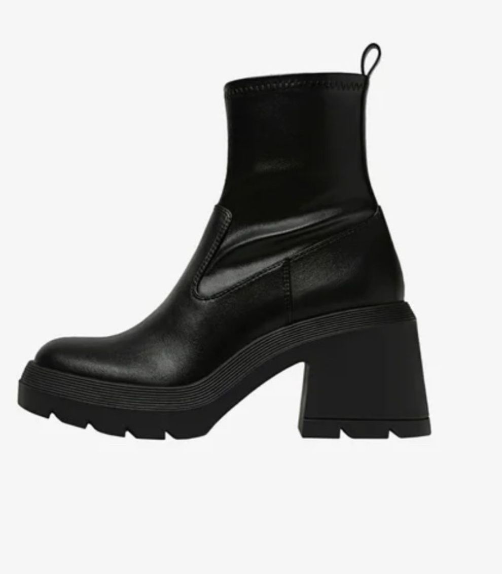 Scarpe da donna: Schwarze Stiefeletten mit Blockabsatz, Grösse 37 – Usato da Wilen b. Wollerau venduto da ctr_77m7