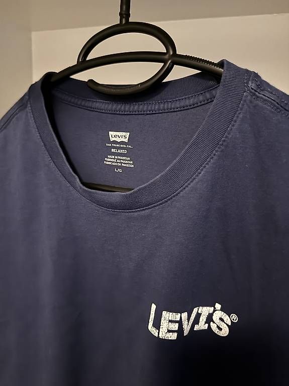 T-shirt: Levis T-shirt schwarz – Usato da Frauenfeld venduto da lis_bv9k 2