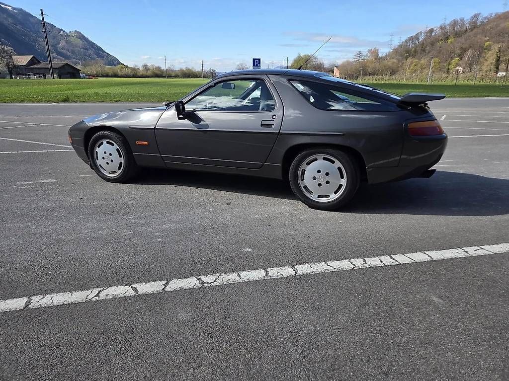Automobili: Porsche 928 5.0 S4 – Usato da Langenthal venduto da Goergens10 3