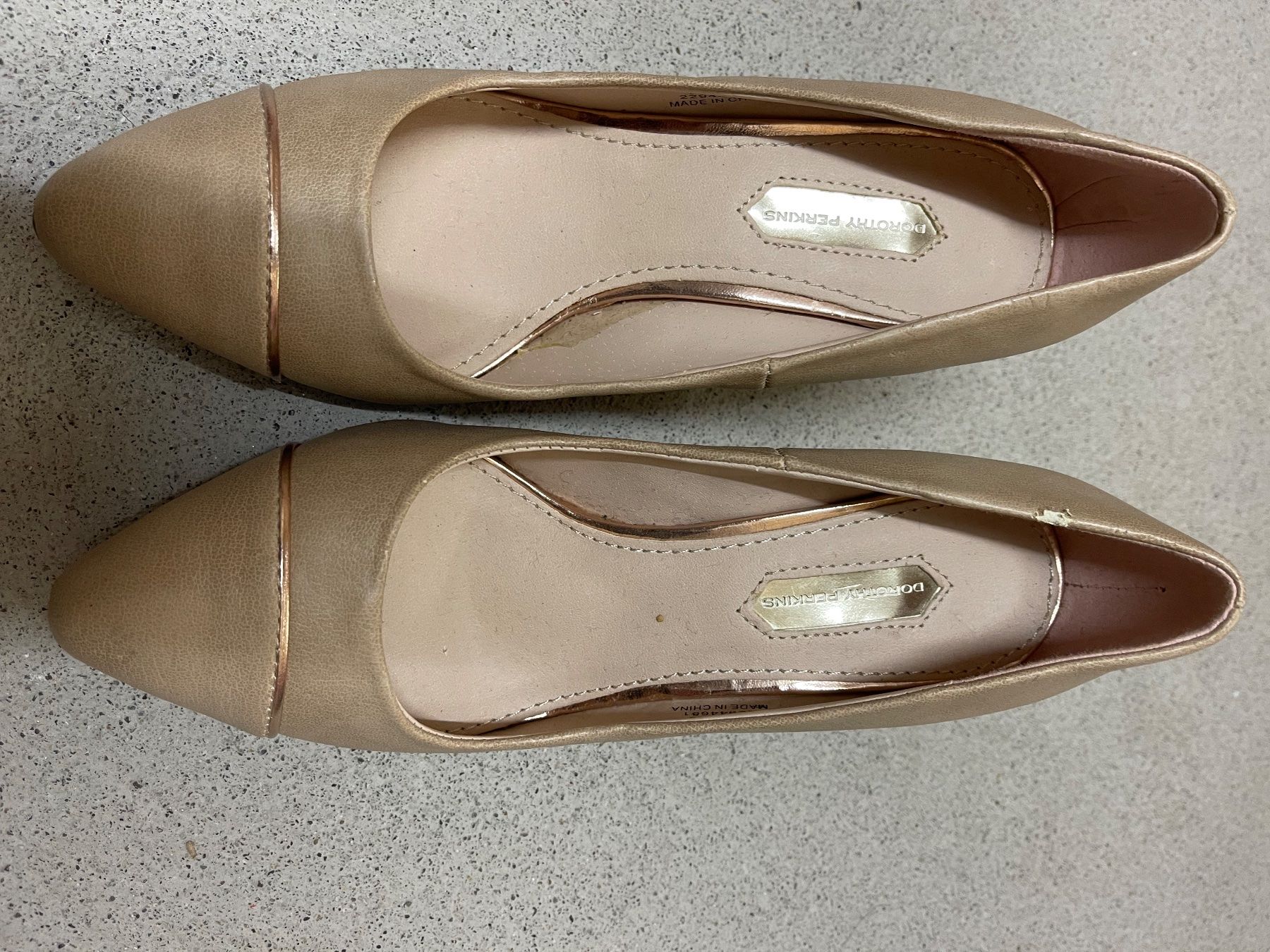 Scarpe da donna: New low heel beige pumps – Nuovo (secondo la descrizione) da Zürich venduto da Alpen209 1