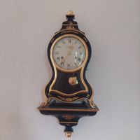 Antike Pendule "Le Castel" mit Sockel