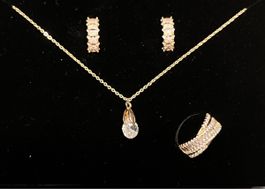 Modeschmuckset, Anhänger, Ohrring, Ring, Geschenk