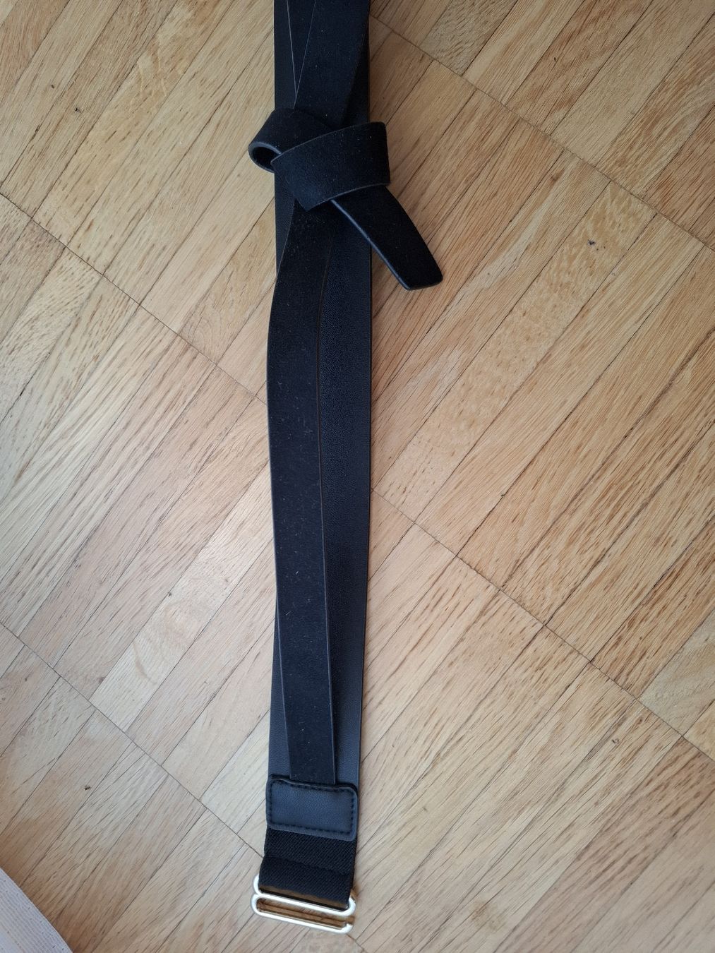 H&M Ceintures: Taillengürtel schwarz  – D'occasion à Rotkreuz par PrelovedPicks 1