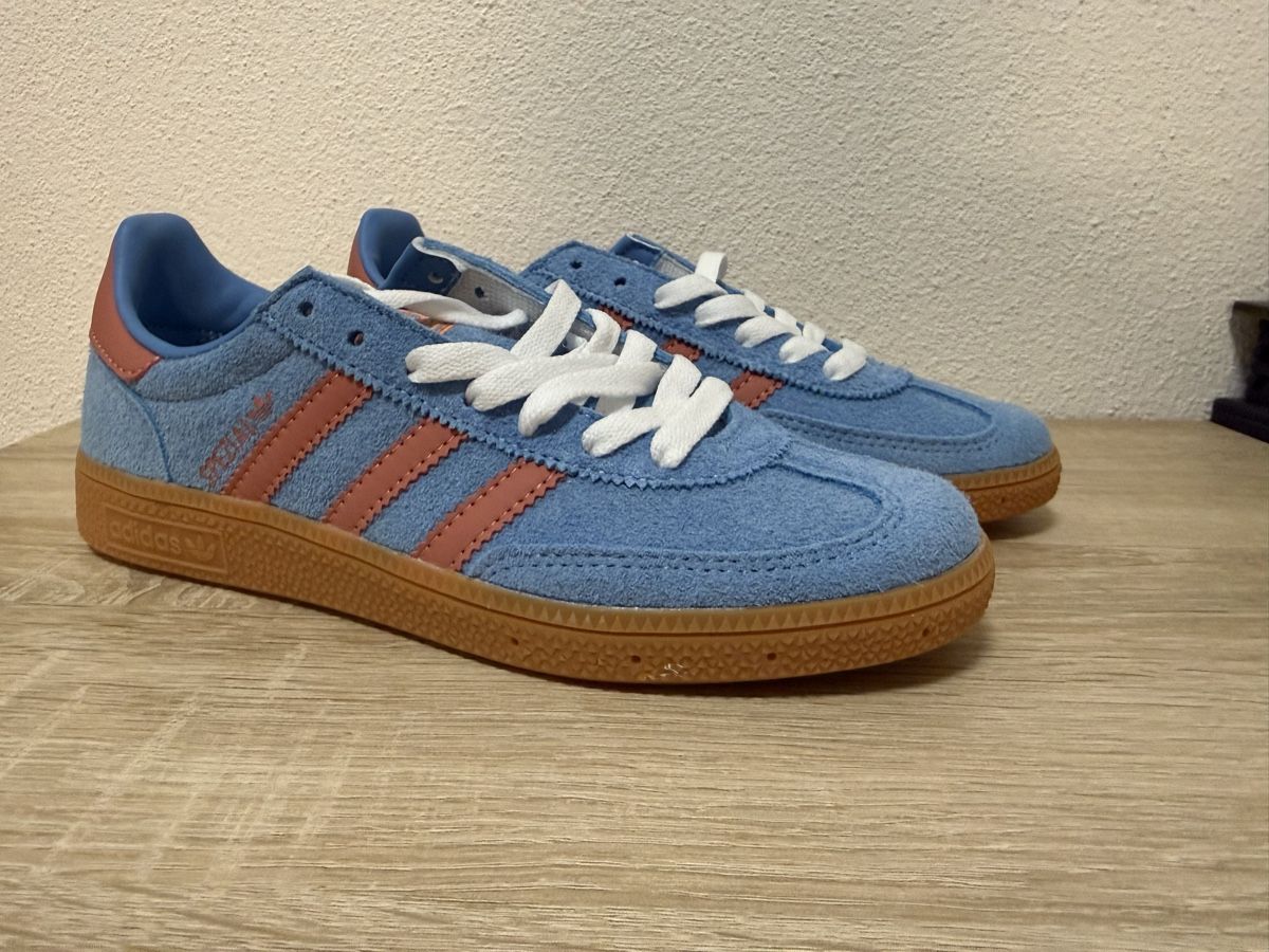 Adidas Damenschuhe: Adidas  – Neu (gemäss Beschreibung) aus Uster von ren_klk8