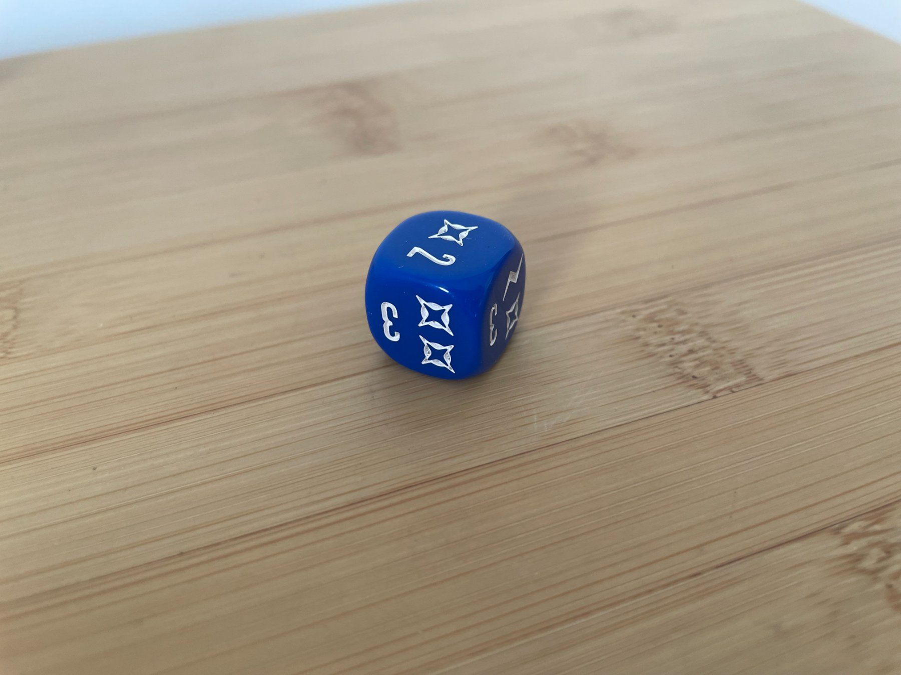 Giochi: Dé 6 faces avec carrés et éclairs – Usato da Petit Lancy venduto da gil_hr6v 1