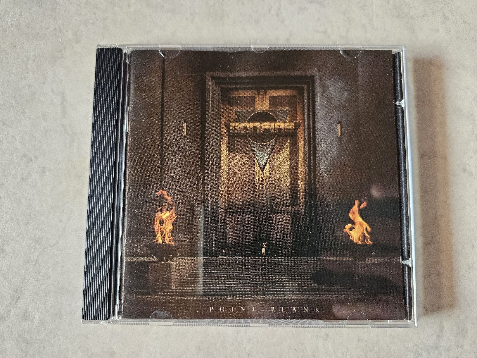 CD: Bonfire  -  Point Blank – Usato da Schneisingen venduto da backstore24
