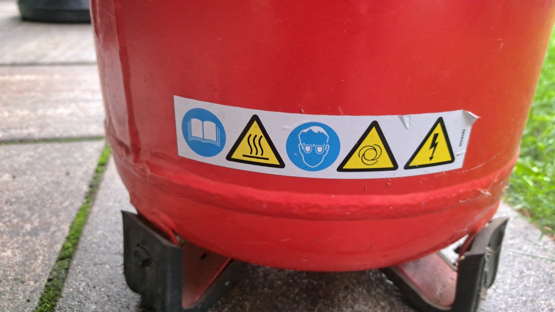 Compressori: Luftkompressor  MECAFER, 24Liter – Usato da Langenthal venduto da T.L. 4