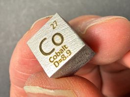 Cobalt, Elementwürfel, Dichtewürfel mit Gravur 1x1x1cm