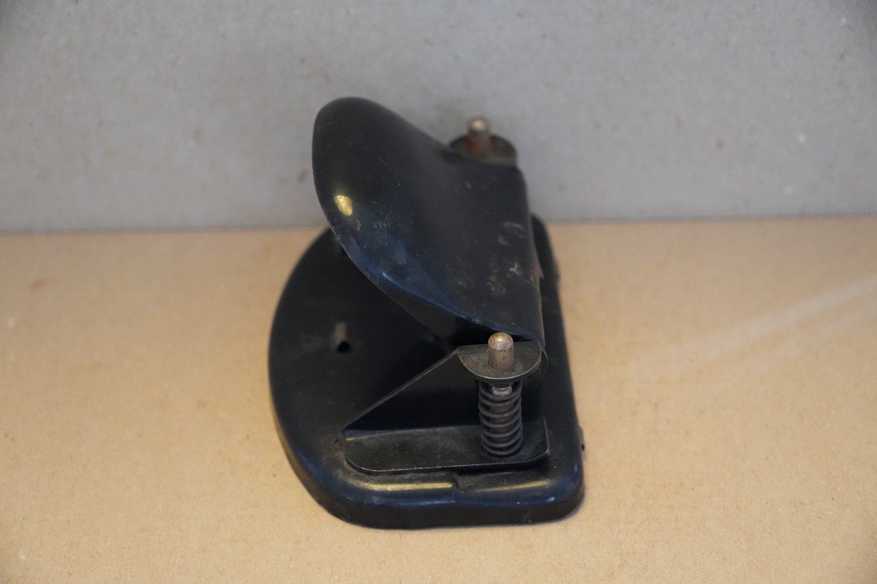 Tous les outils: Alter Metalllocher – D'occasion à Cham par Silvan3011 3