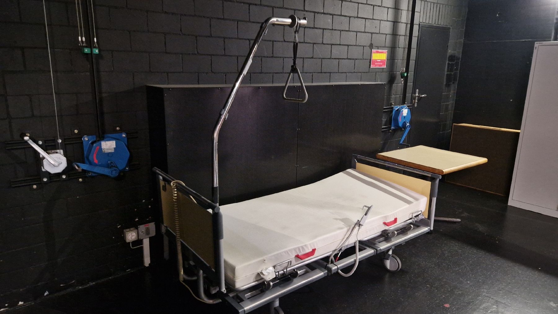 Betten: Spitalbett – Defekt aus Luzern von Cto_criminal 1