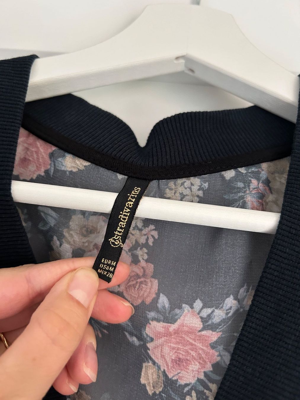 Giacche: Vintage 2010s Floral Sheer Bomber Jacket – Usato da St. Gallen venduto da dec_2jy6 1