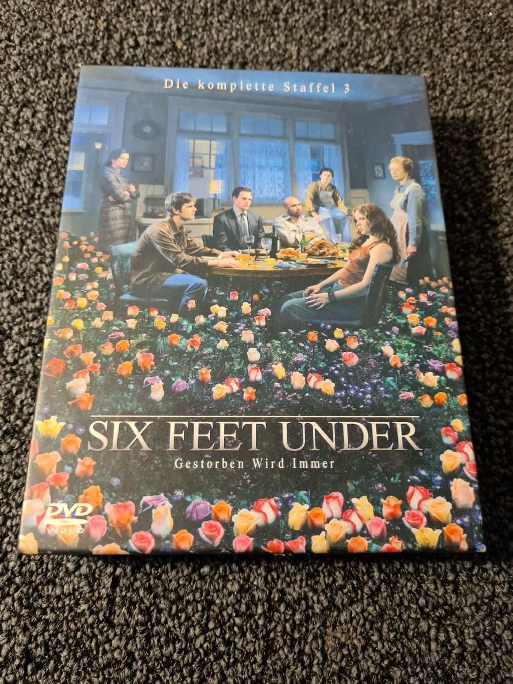 Tutti i DVDs: SIX FEET UNDER STAFFEL 3 – Usato da Ruswil venduto da jan_bxl5