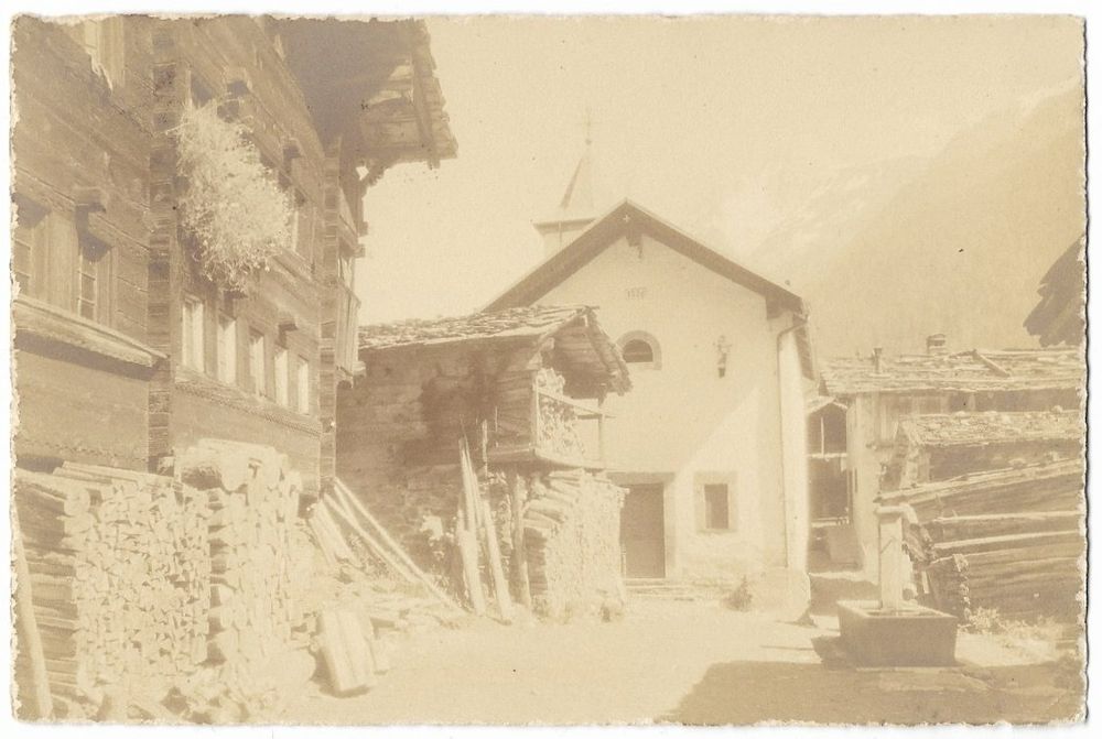 FERDEN Lötschental: Echt-Foto-AK Gyger, Dorfpassage 1923 (Gebraucht) in ...