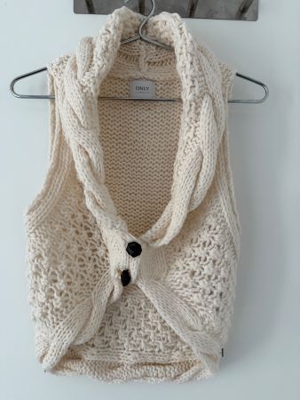 Wollumhang / Poncho von Only Gr. M weiss