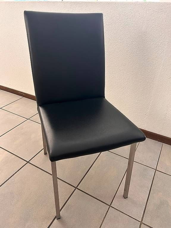 Stühle: 5 Stühle schwarz Stuhl Büro Möbel – Gebraucht aus Ennetbürgen von Ribi8 1