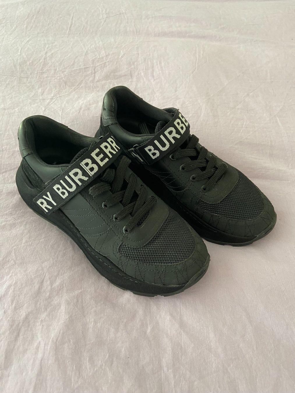 Burberry Scarpe da donna: Burberry Sneakers Nr. 39 – Nuovo (secondo la descrizione) da Othmarsingen venduto da Pandabaerchen 2