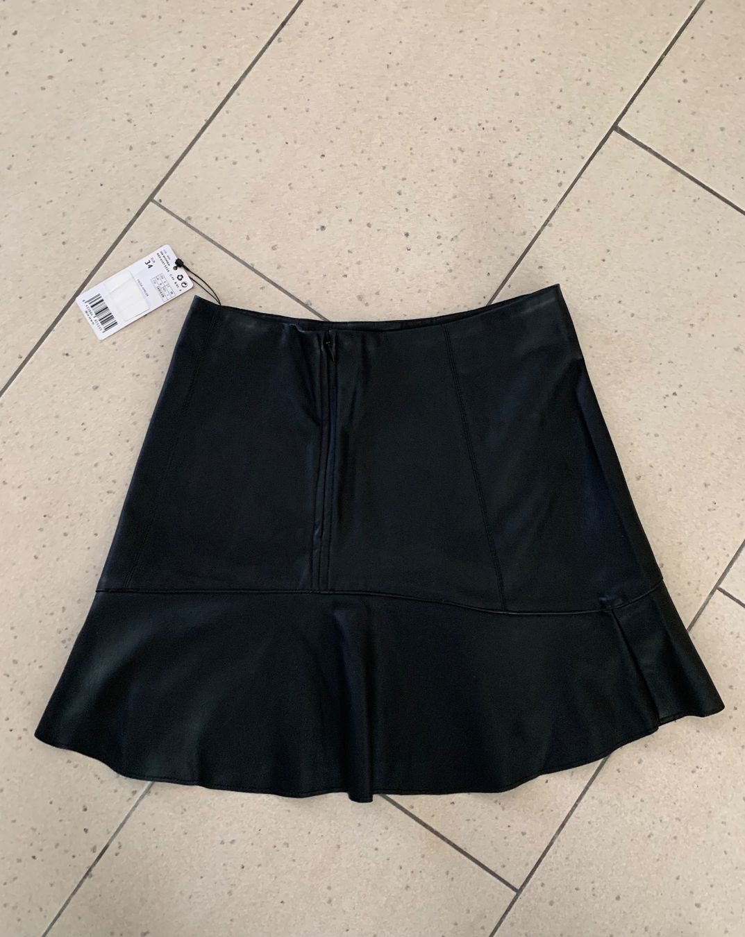 Mango Gonne: Mango Kunstleder Minirock - NEU in Gr. 34 – Nuovo e nell'imballaggio originale da Suhr venduto da Mira-21 2