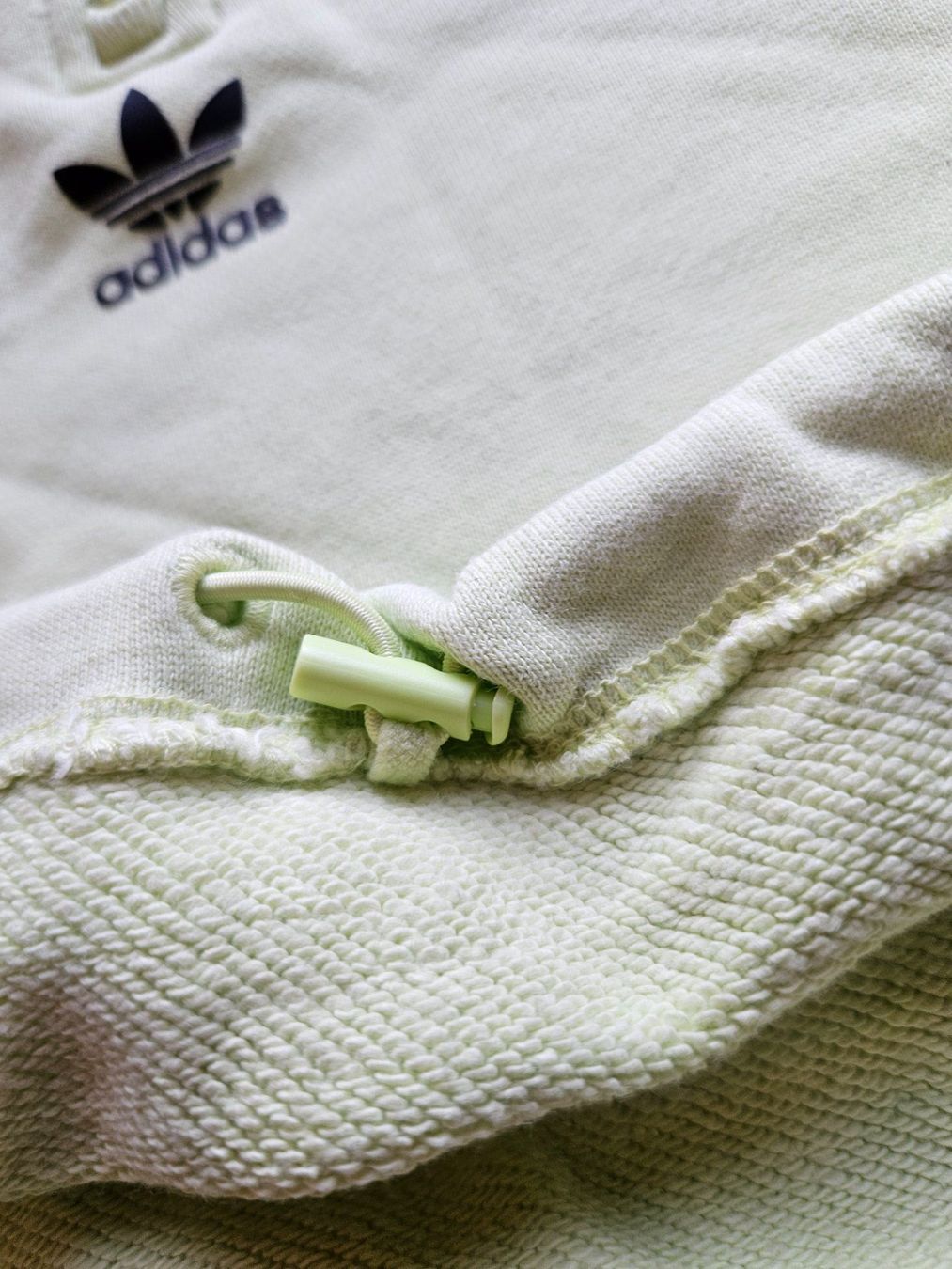 Adidas Maglioni & Felpe: Cropped Sweater adidas Grösse S retro Pullover – Usato da Hägglingen venduto da United-Village-Trade 3