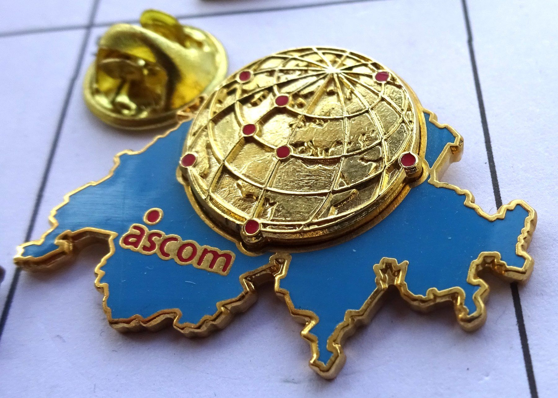 Plaquettes & Badges: Pin Schweiz ASCOM Goldig – D'occasion à Utzenstorf par BUtter81