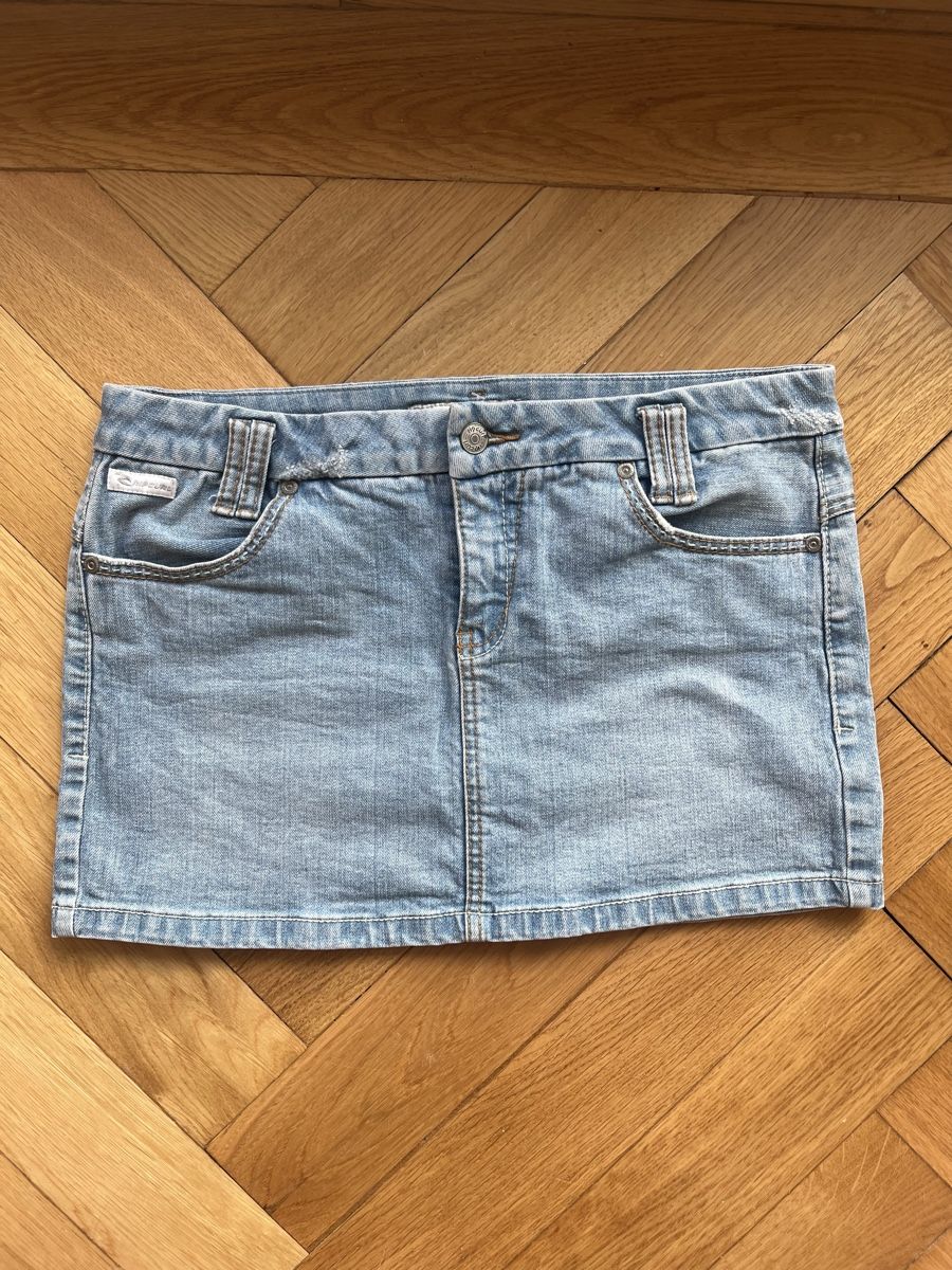 Rip Curl Röcke: Rip Curl Denim Mini Skirt – Gebraucht aus Lausanne von Lillielillie