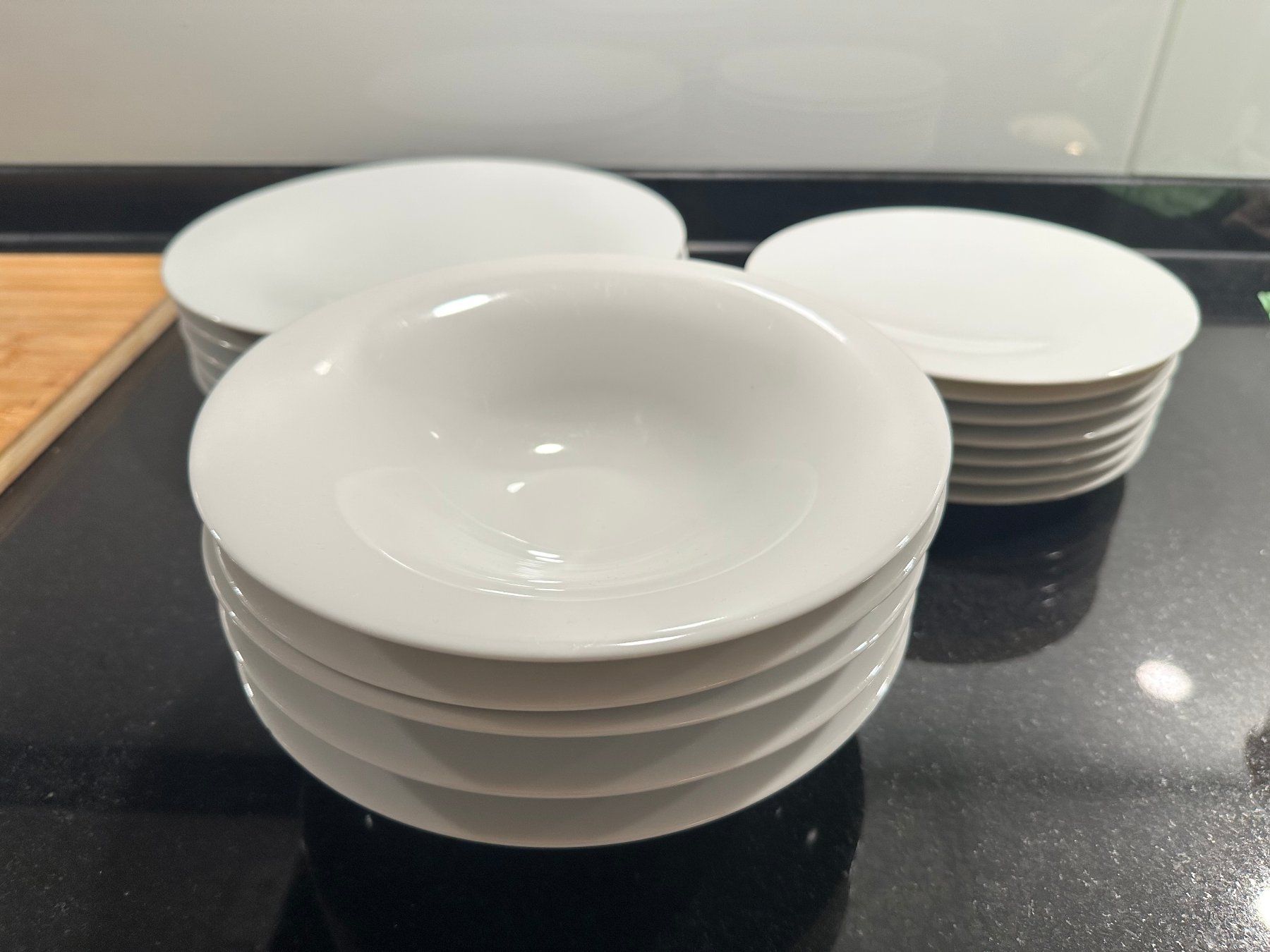 Set di piatti: Alessi Toyo Ito porcelain tableware – Usato da Zürich venduto da hub_2r9g 1