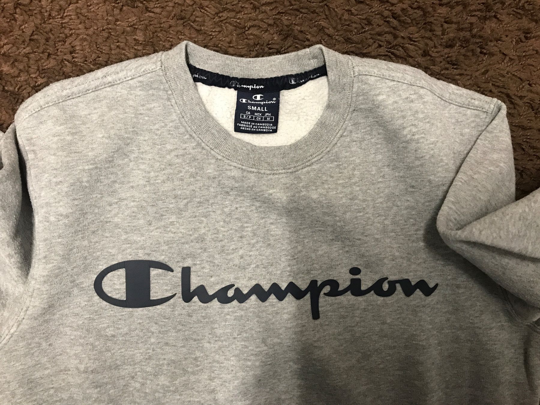Champion Maglioni & Felpe: Champion Pulli Gr S grau – Nuovo (secondo la descrizione) da St. Margrethen SG venduto da kellenbh 1