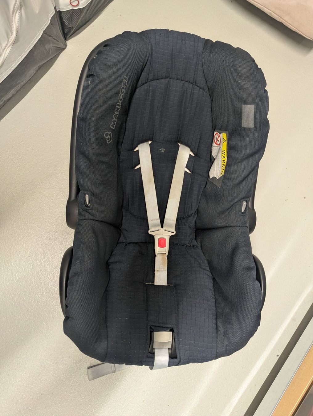Maxi-Cosi Seggiolini per auto: Maxi-Cosi Babyschale, Schwarz – Usato da Bern venduto da bjutzele 2