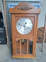 Wanduhr Pendeluhr mit Schlüssel 