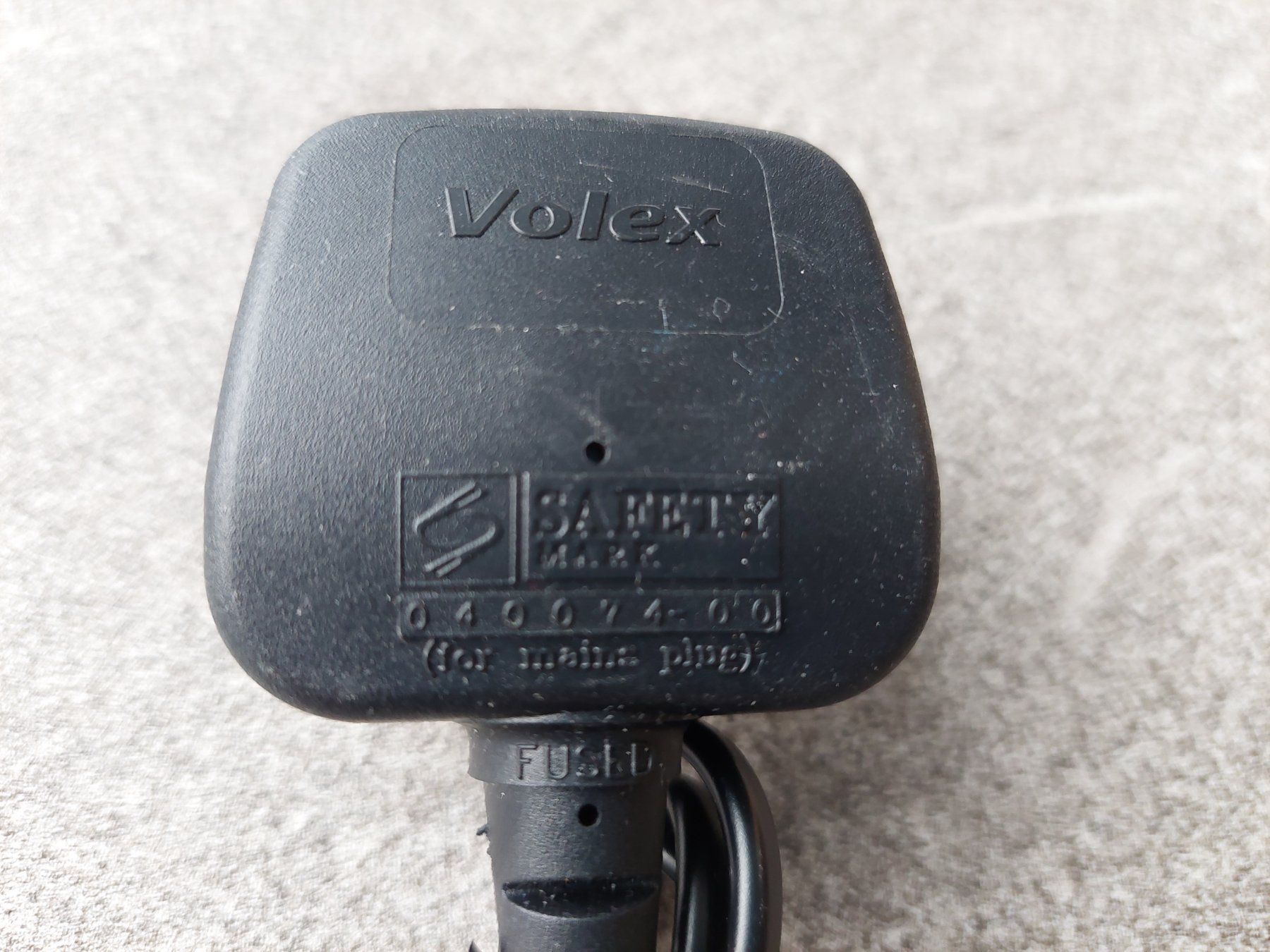 Câbles: 2-Pol Netzkabel mit UK Stecker – D'occasion à Wiesendangen par troawus 3