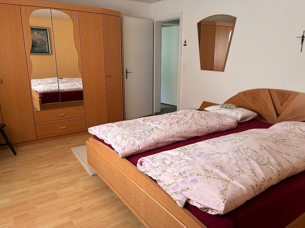 Betten: Schlafzimmer Doppelbett komplett – Gebraucht aus Niederbüren von luz_zrd6 3