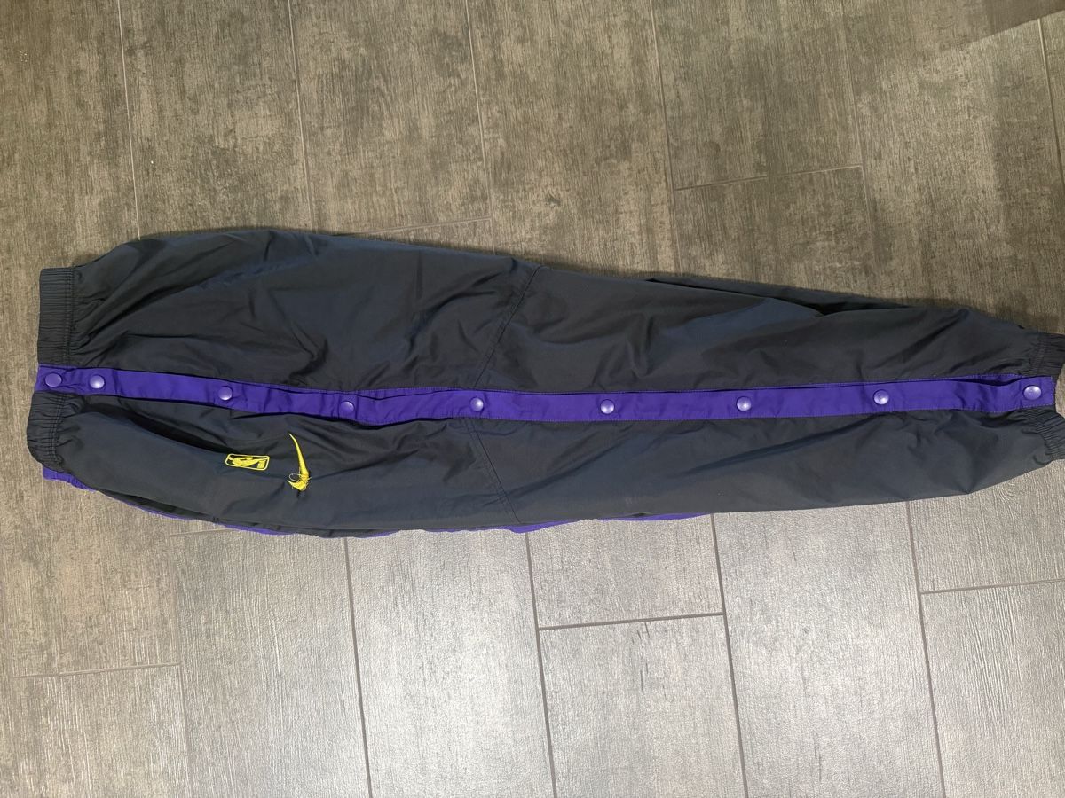 Nike Pantaloni: Nike NBA Lakers Trainer gr. L – Usato da Rickenbach b. Wil venduto da ale_5tff 1