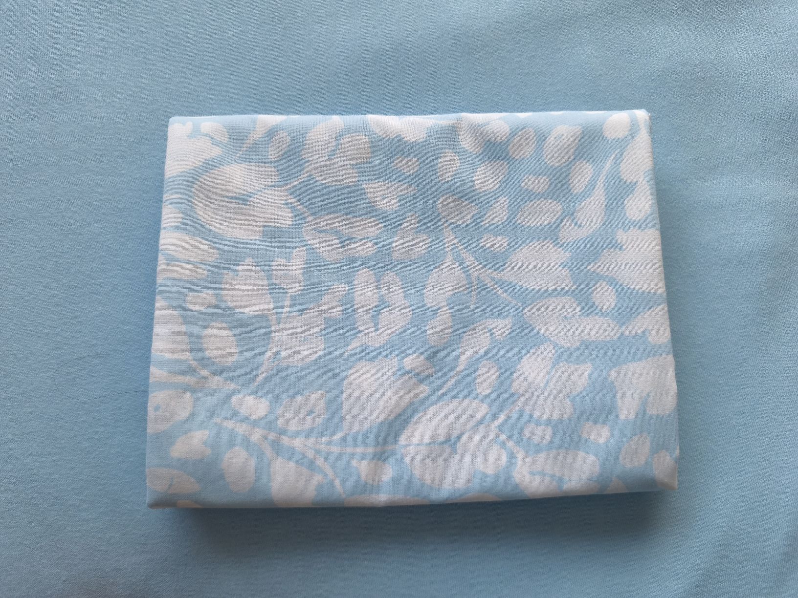 Bettwäsche: NEW Bio Cotton pillow case , floral light blue & white – Neu und originalverpackt aus Sursee von Re.joy