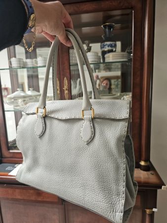 Discret Luxe: Fendi SELLERIA Firenze Cuir gris perle