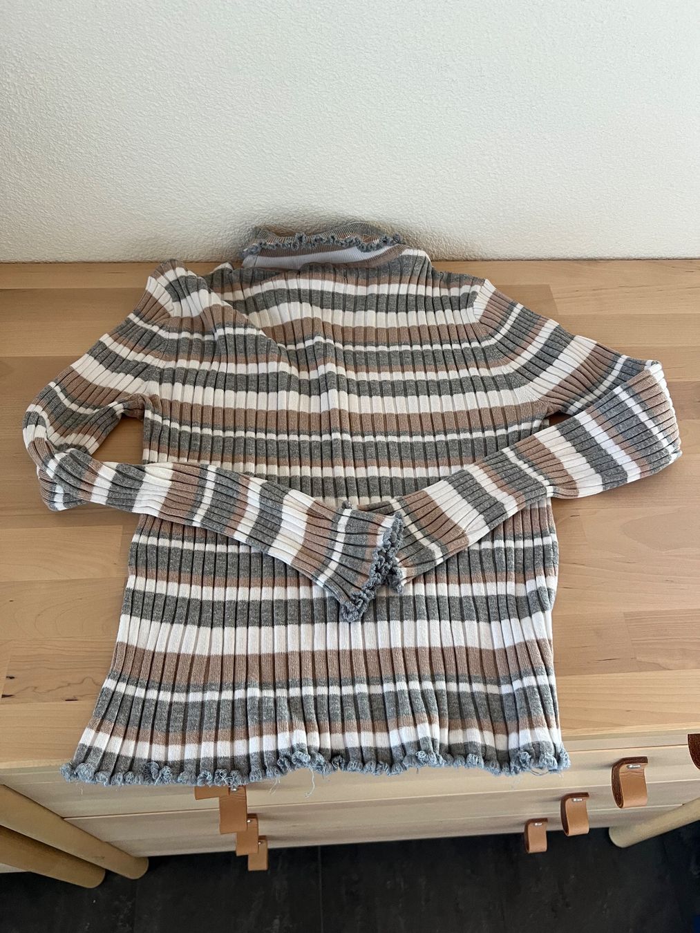 Maglioni & Felpe: REWORK Damen Pullover gestreift Grösse M gebraucht – Usato da Steinmaur venduto da HenSaa 2