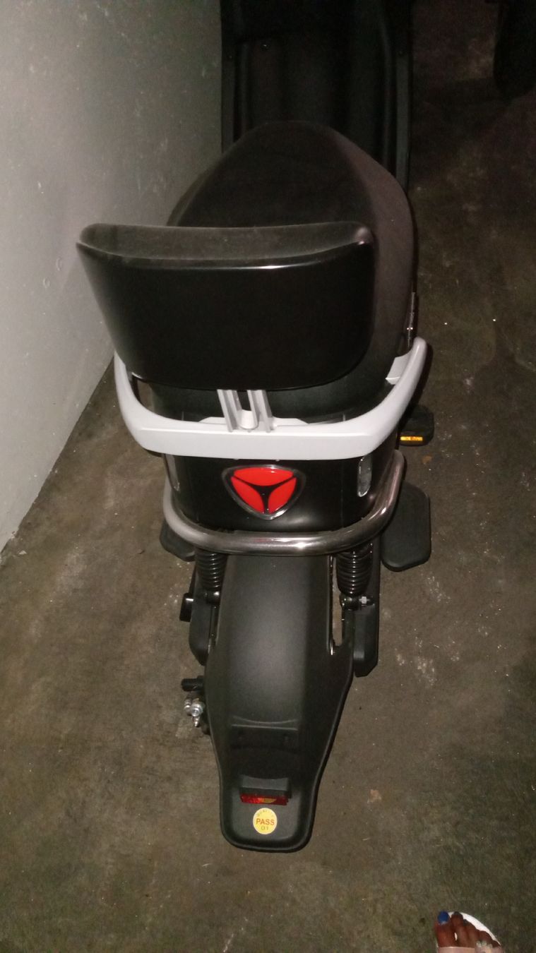 Yadea Scooters: scooter électrique Yadea DE38 neuf  – Neuf avec emballage d'origine à Meyrin par pamanic 2