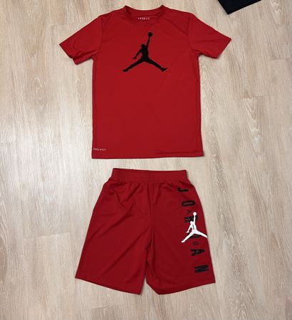 Jordan T-Shirt und Shorts Set rot Grösse L 12-13J