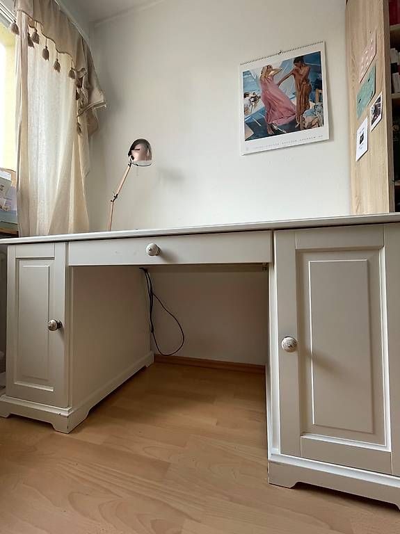 Ikea Scrivanie: IKEA LIATORP Schreibtisch in weiss – Usato da Winterthur venduto da cni_2m88