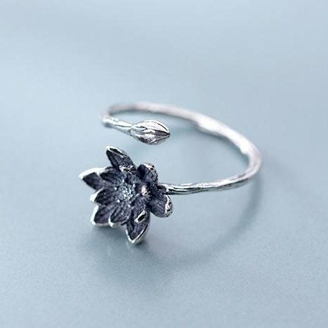 Anelli: Schwarzer Blumen Ring aus Silber – Nuovo e nell'imballaggio originale da Wil SG venduto da Veratier 6