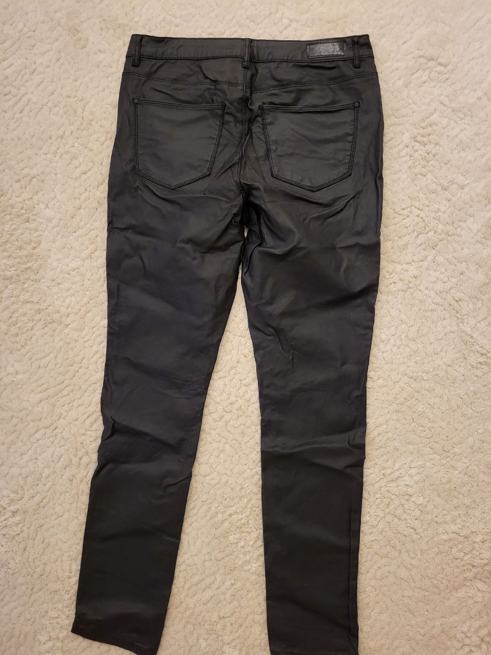 Only Pantaloni: Only Damen Hose Lederoptik Gr L – Usato da Felben-Wellhausen venduto da Brummbaer90 1