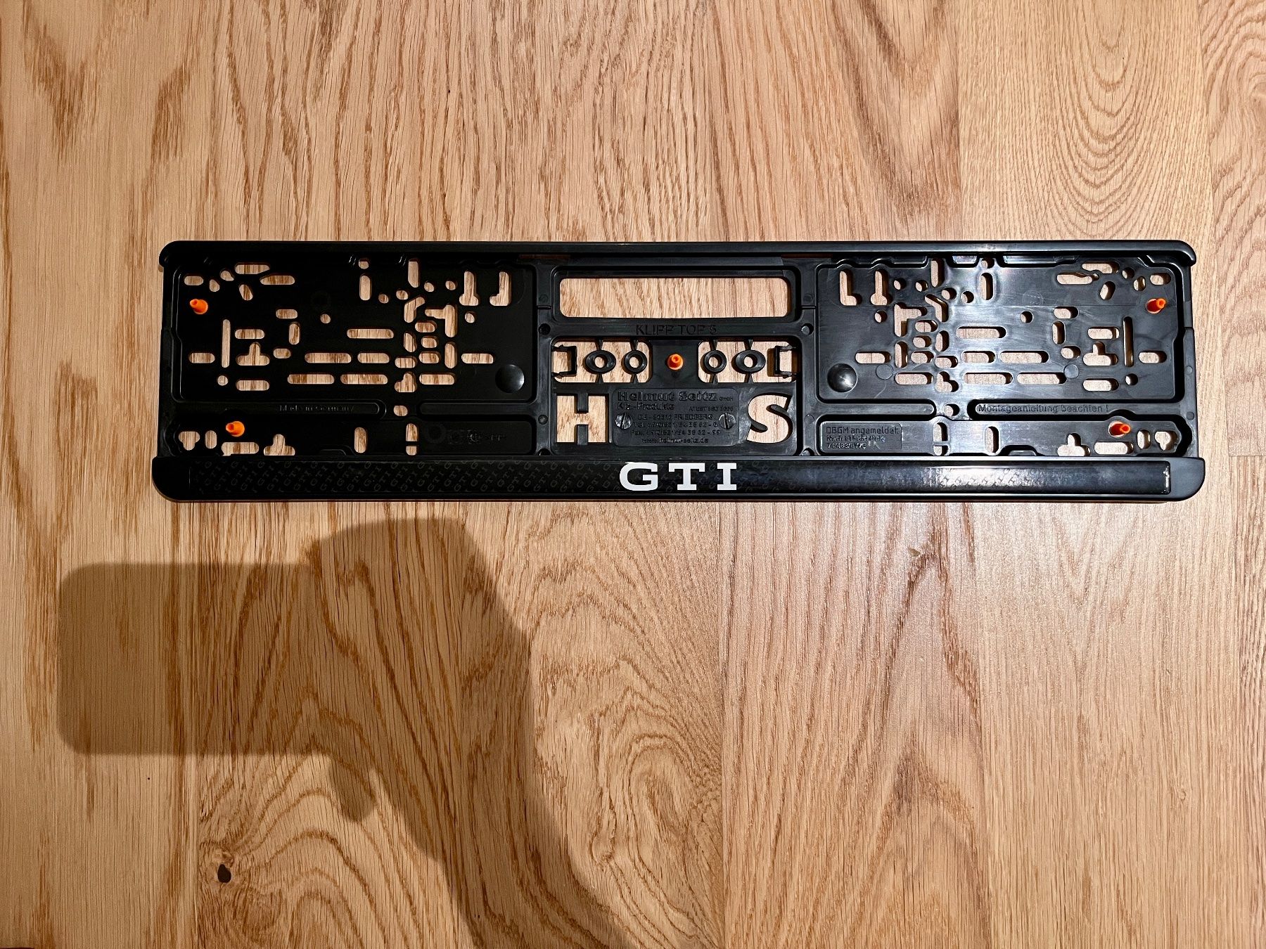Insegne: Kennzeichenhalter GTI  (D) – Nuovo e nell'imballaggio originale da Andelfingen venduto da cri_rjp8 3