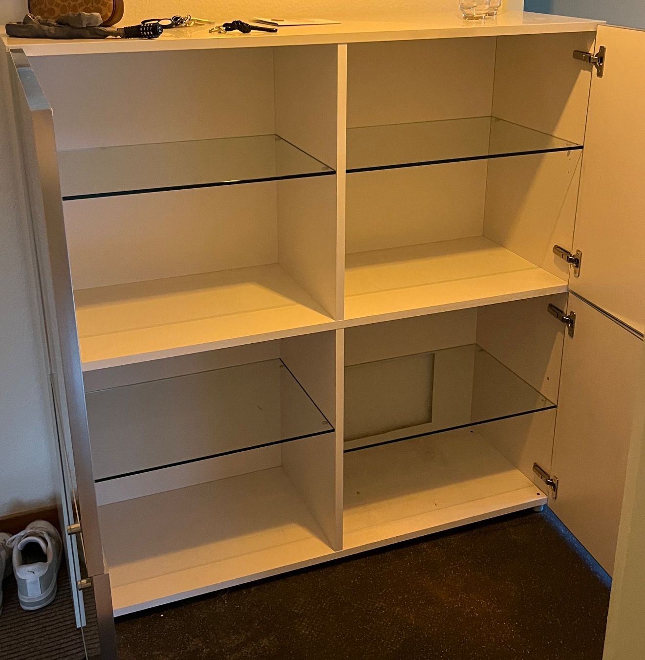 Commodes: Modern Kommode mit vier Glas Türen – D'occasion à Zürich par leanfu_ 1