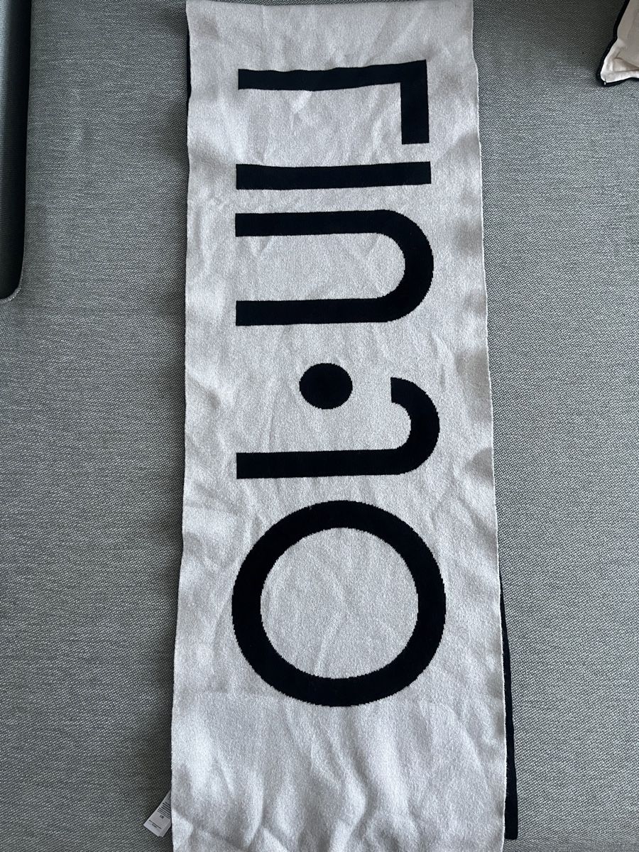 Foulard & Sciarpe: Warm Winter Scarf Liu Jo Original – Usato da Küssnacht am Rigi venduto da Roxxy 2