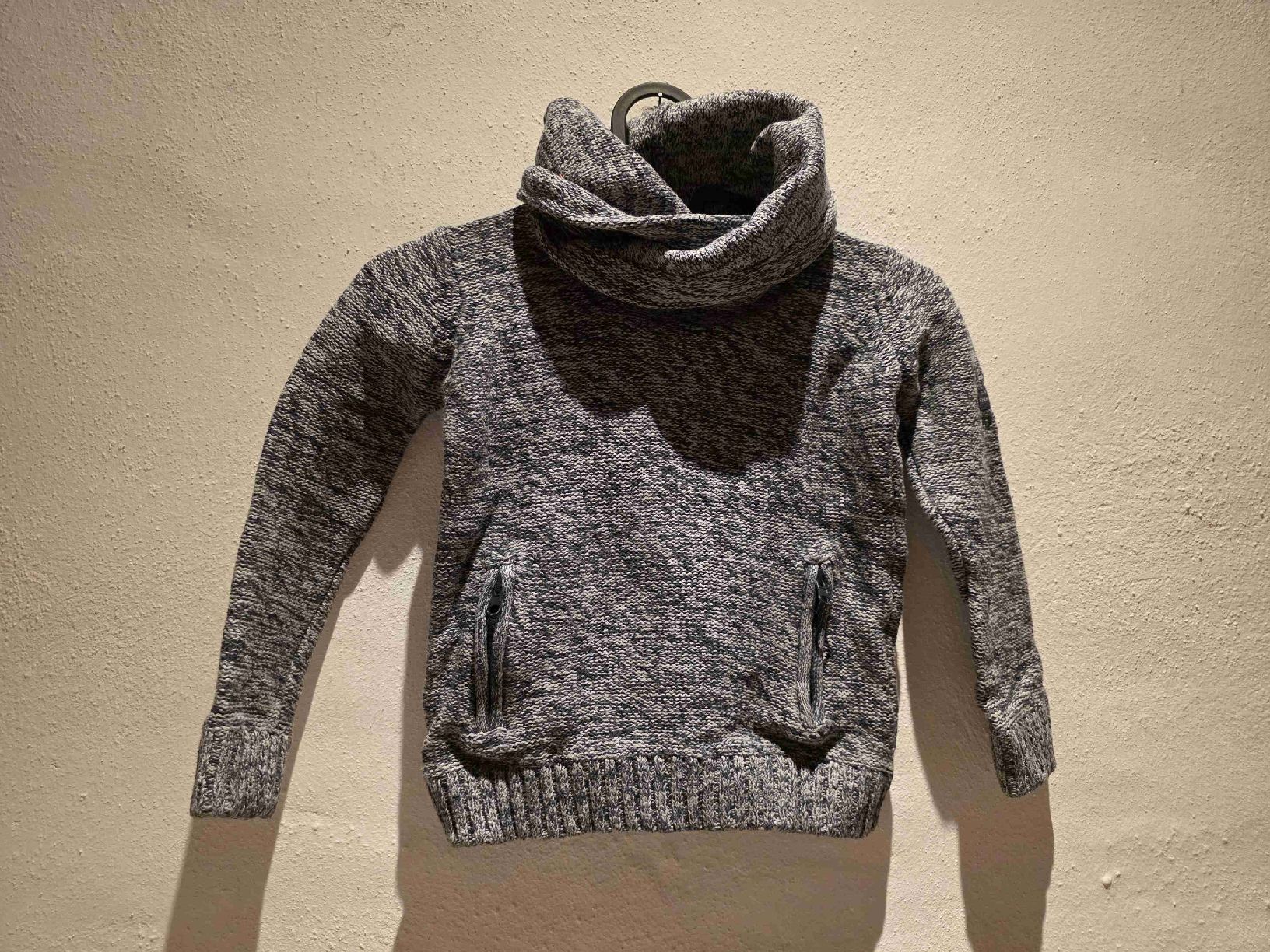 Maglioni & Felpe: Pull chaud à col roulé avec poches zippées - Taille 104 – Nuovo (secondo la descrizione) da St-Blaise venduto da ame_c6mb