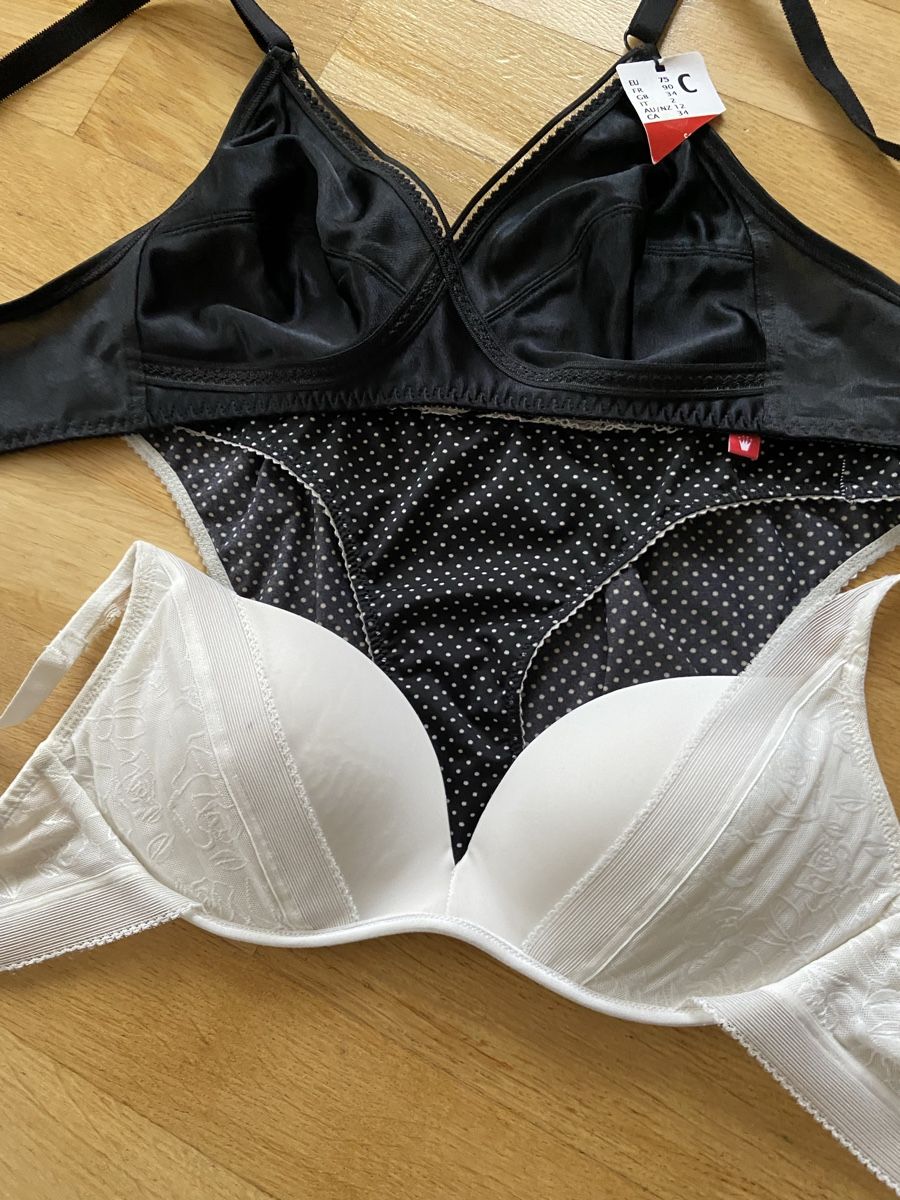 Triumph Altra biancheria intima: 2 TRIUMPH BH GR C 75 UND 1 SLIP GR 38 – Nuovo (secondo la descrizione) da Zürich venduto da schneeflocke303 1