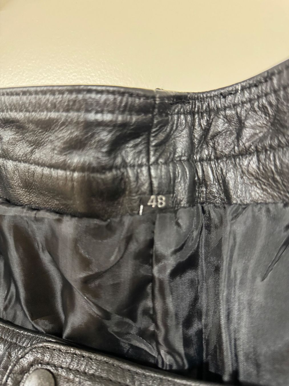 Pantaloni: Schwarze Leder-Schnürr-Jeans,  Größe 48 – Nuovo (secondo la descrizione) da Berg TG venduto da rei_22z6 1